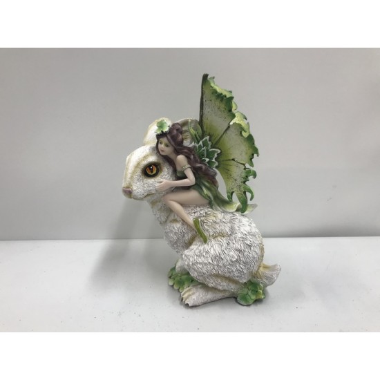 FÉE ET LAPIN  pour frais de livraison contactez moi