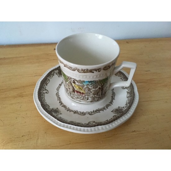 Tasse et soucoupe Antique