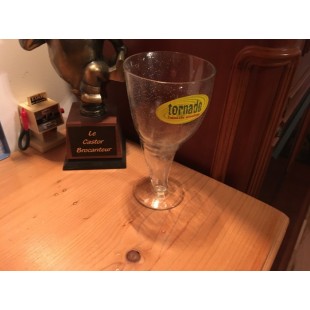 Verre Tornade