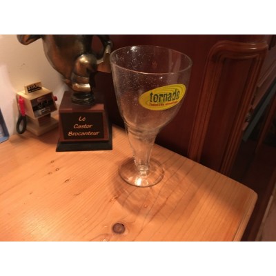 Verre Tornade