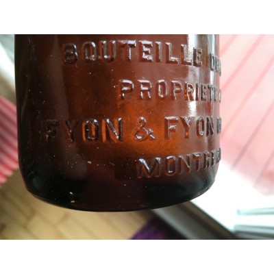 Bouteille d'eau de javel