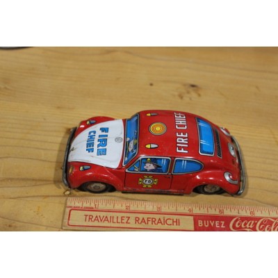 Voiture de pompier en tôle