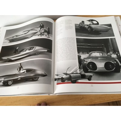 Grand livre sur l'Histoire de l'automobile américaine