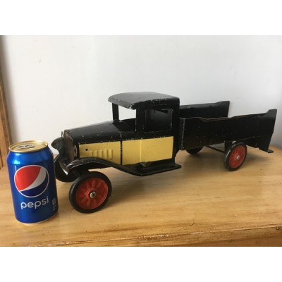 Camion jouet antique