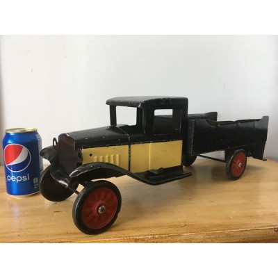 Camion jouet antique