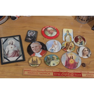Ensemble de macarons religieux 