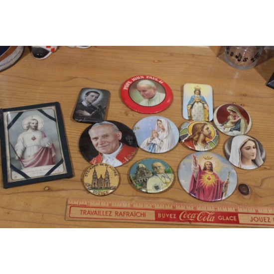 Ensemble de macarons religieux 