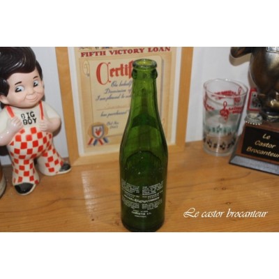 Bouteille de bière d'épinette