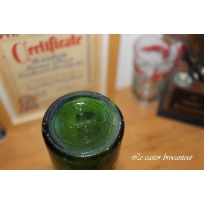 Bouteille de bière d'épinette