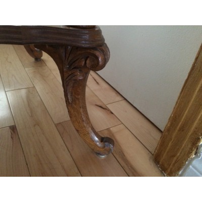 Table antique de la villa St-Vincent de Charlesbourg