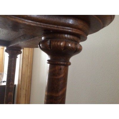 Table antique de la villa St-Vincent de Charlesbourg