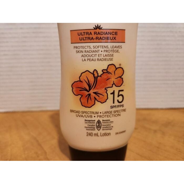 Hawaiian Tropic Sheer Touch FPS 15 – Lotion solaire sans huile 240 ml Hawaiian Tropic Sheer Touch FPS 15 – Lotion solaire sans huile 240 ml