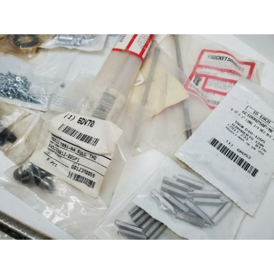 Lot d'articles pour machiniste ou atelier d'usinage 