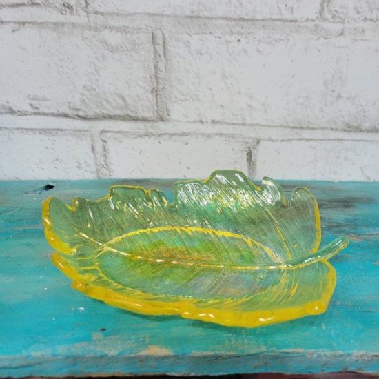Vide poche feuille jaune