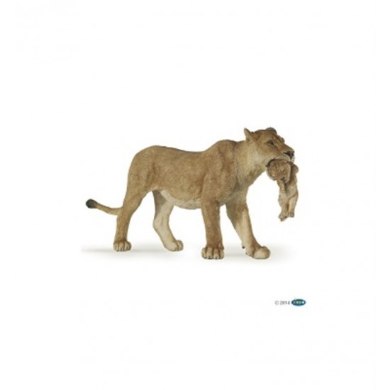 LIONNE AVEC LIONCEAU