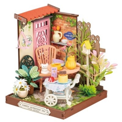 DYI MAISON MINIATURE THE DANS LA COUR