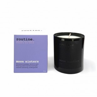 MOON SISTER - chandelle soya -  Routine.  