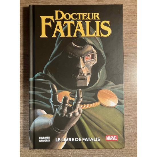 DOCTEUR FATALIS: LE LIVRE DE FATALIS - PANINI COMICS (2025)