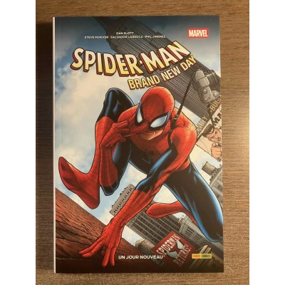SPIDER-MAN BRAND NEW DAY TOME 01: UN JOUR NOUVEAU...