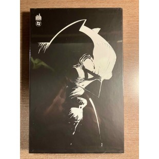 BATMAN THE DARK KNIGHT RETURNS COFFRET COLLECTOR -...