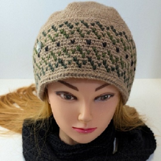 Tuque Inuit / Nassak beige  motifs tons de vert