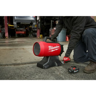 0801-20C / Chauffage au propane à air pulsé MILWAUKEE M18™ de 70 000 BTU avec tuyau de 15'