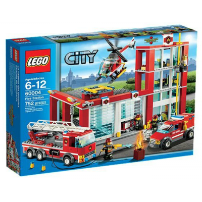 LEGO CITY La caserne de pompiers 2013