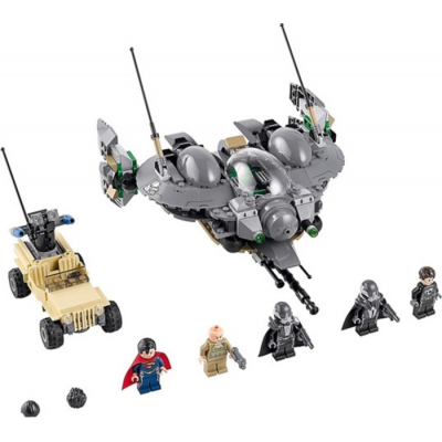 LEGO SUPER HEROS SuperMan: La bataille de Smallville 2013