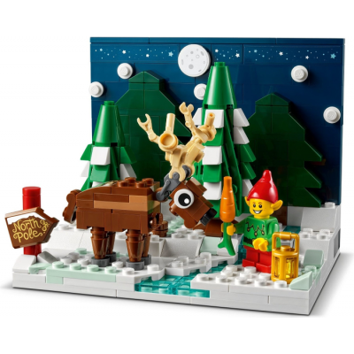 LEGO EXCLUSIF La cour avant du Père Noël 2022