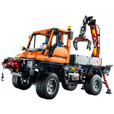 LEGO TECHNIC Mercedes-Benz Unimog U 400  2011