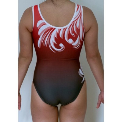 Maillot de gymnastique 1044 élégance en blanc sur fond rouge